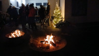 /album/oberbreidenbach-2024/warten-auf-das-christkind-am-dorfhaus-1-jpeg/